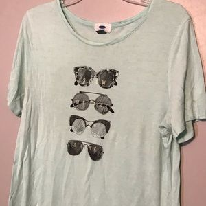 Women’s OLD NAVY Cute Sunglasses TSHIRT size Large
